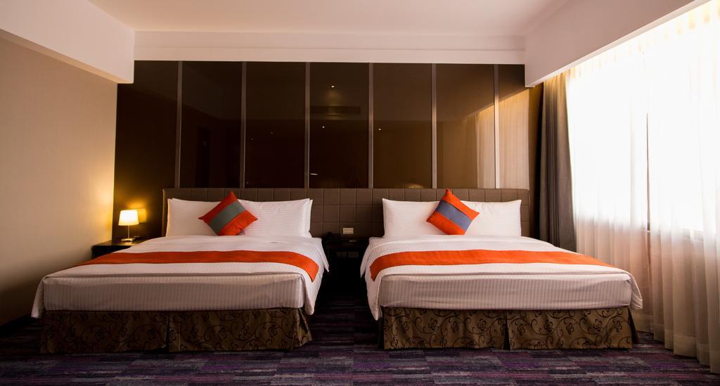 Hoya Resort Hotel Kaohsiung Extérieur photo