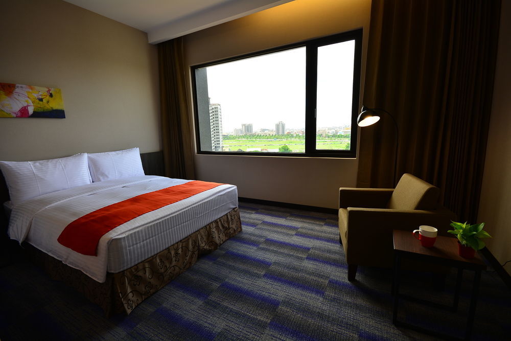 Hoya Resort Hotel Kaohsiung Extérieur photo