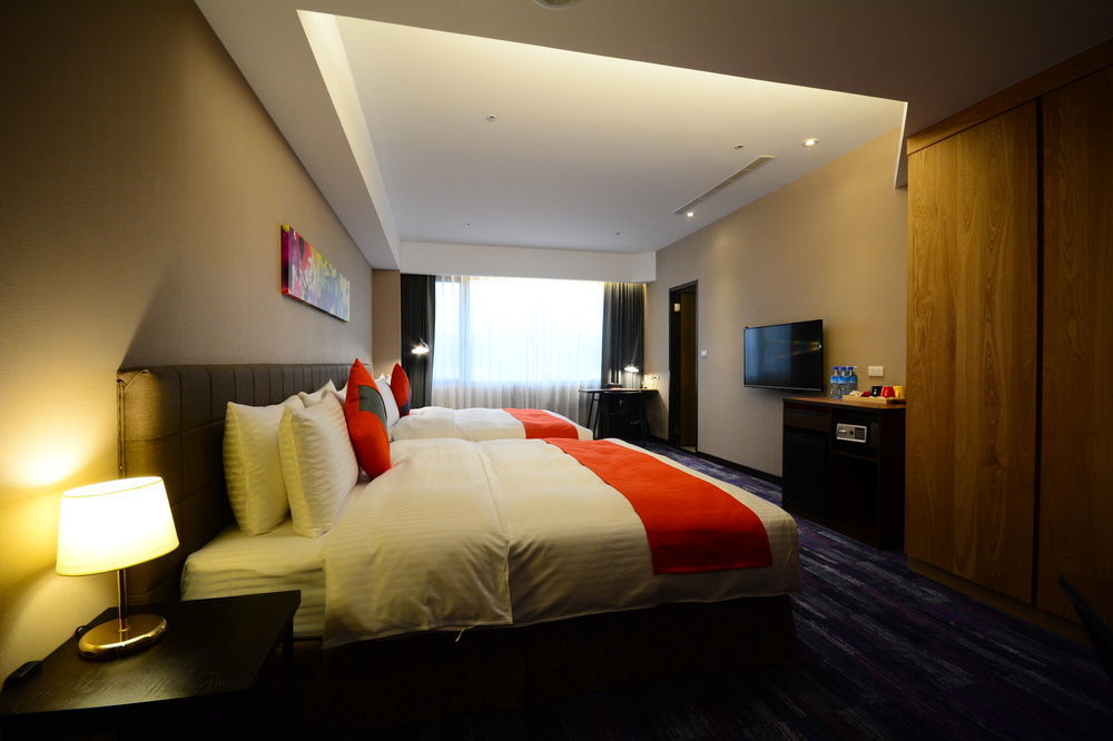 Hoya Resort Hotel Kaohsiung Extérieur photo