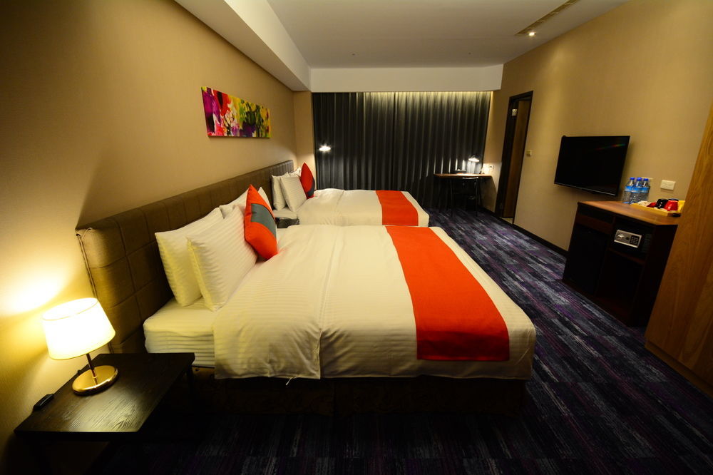 Hoya Resort Hotel Kaohsiung Extérieur photo